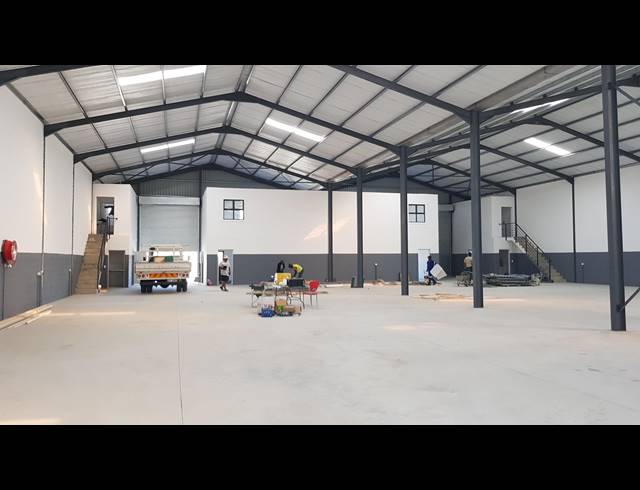 1,107M² FACTORY TO LET IN SAXENBURG PARK 2